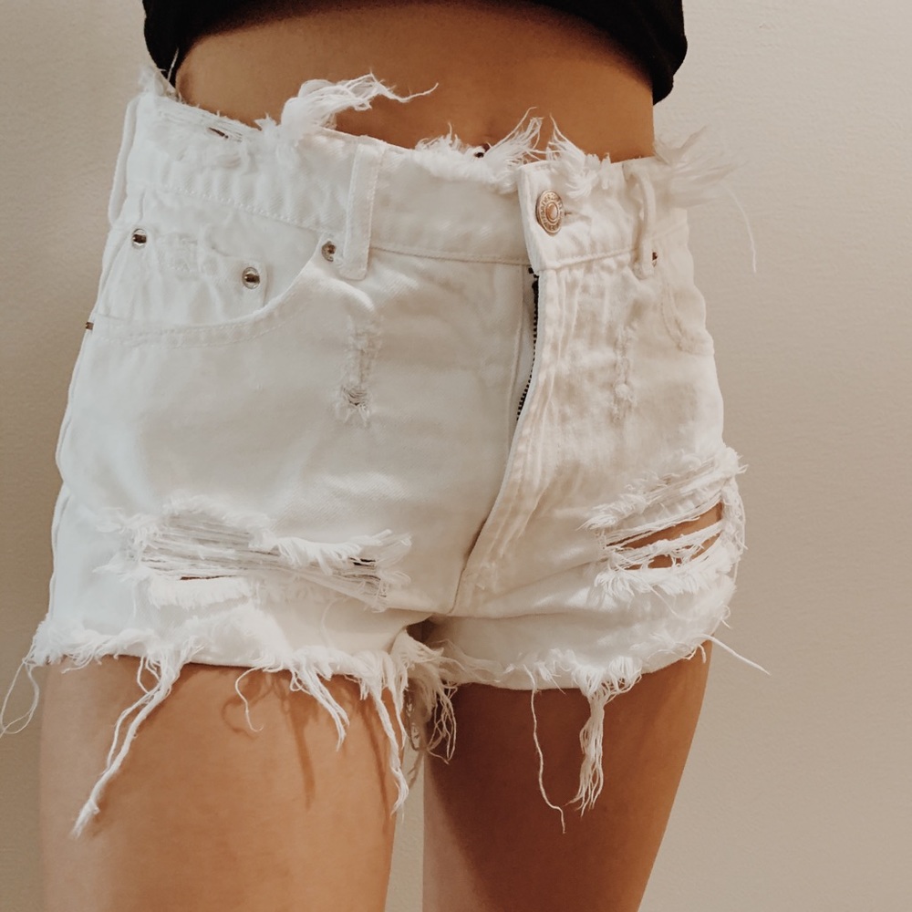 Distressed high waisted shorts